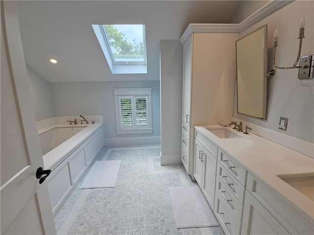 209 Coggeshall Avenue, Newport, RI 02840