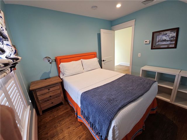 209 Coggeshall Avenue, Newport, RI 02840