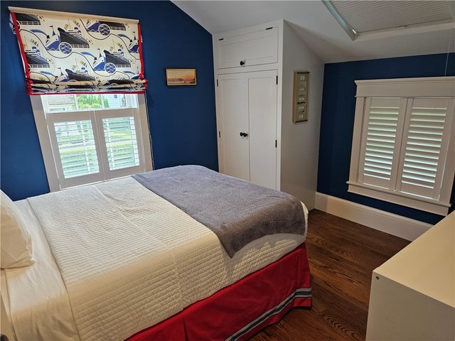 209 Coggeshall Avenue, Newport, RI 02840