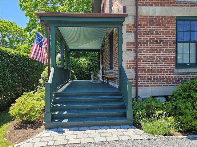 209 Coggeshall Avenue, Newport, RI 02840