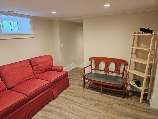 209 Coggeshall Avenue, Newport, RI 02840