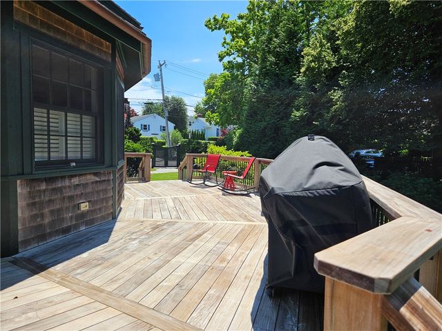 209 Coggeshall Avenue, Newport, RI 02840
