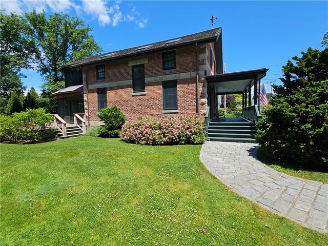 209 Coggeshall Avenue, Newport, RI 02840