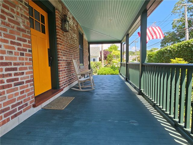 209 Coggeshall Avenue, Newport, RI 02840