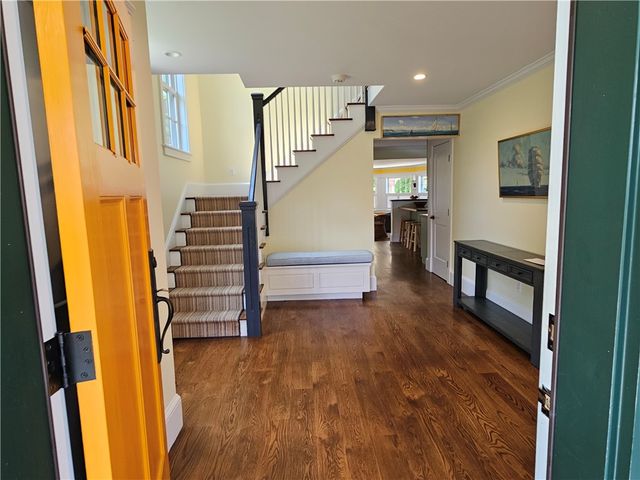 209 Coggeshall Avenue, Newport, RI 02840