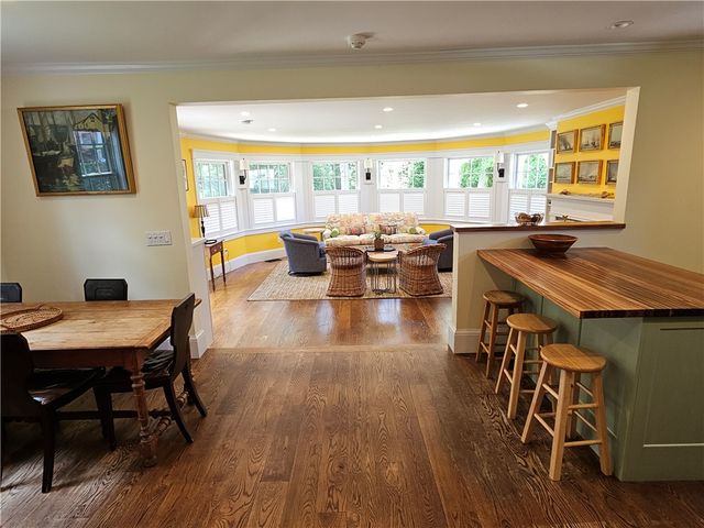 209 Coggeshall Avenue, Newport, RI 02840