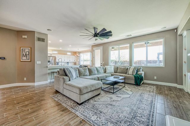 4686 N Arrow Ridge Way, Clovis, CA 93619