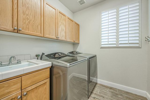 4686 N Arrow Ridge Way, Clovis, CA 93619