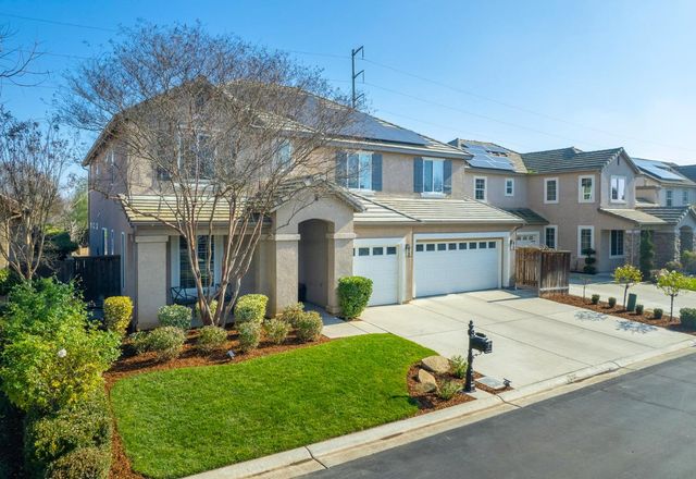 4686 N Arrow Ridge Way, Clovis, CA 93619