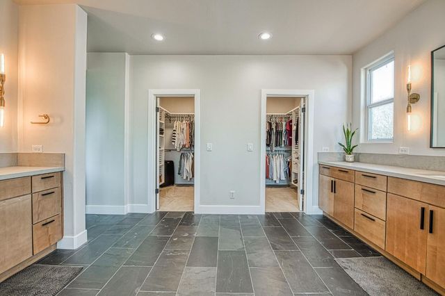 4686 N Arrow Ridge Way, Clovis, CA 93619