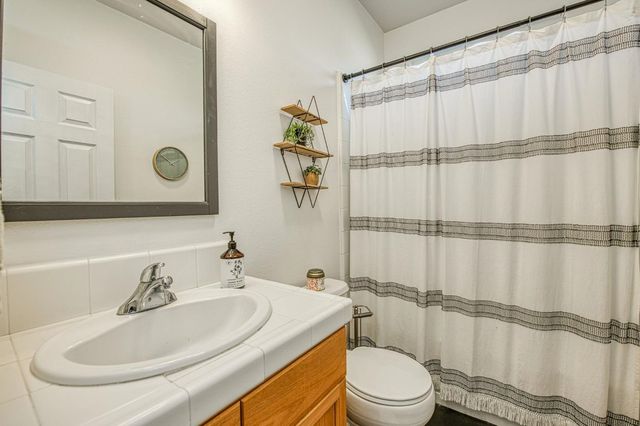 4686 N Arrow Ridge Way, Clovis, CA 93619