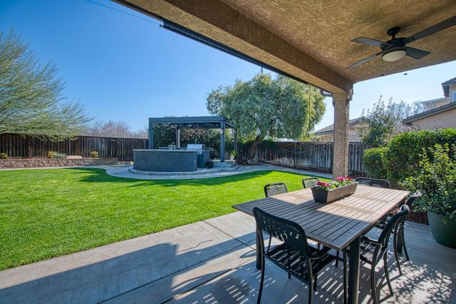 4686 N Arrow Ridge Way, Clovis, CA 93619