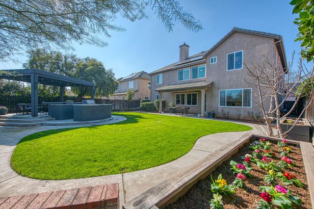 4686 N Arrow Ridge Way, Clovis, CA 93619