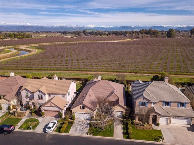4686 N Arrow Ridge Way, Clovis, CA 93619
