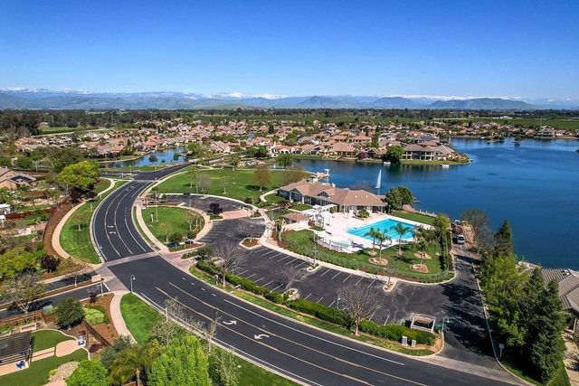 4686 N Arrow Ridge Way, Clovis, CA 93619