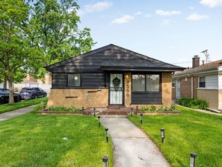 9566 S GREEN Street, Chicago, IL 60643