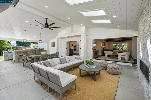34 Mott Dr, Alamo, CA 94507