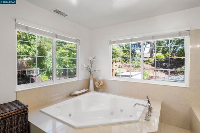 34 Mott Dr, Alamo, CA 94507