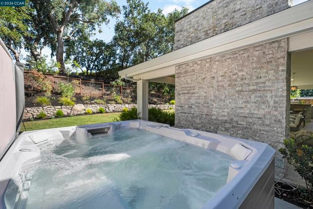 34 Mott Dr, Alamo, CA 94507