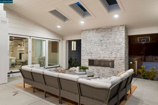 34 Mott Dr, Alamo, CA 94507