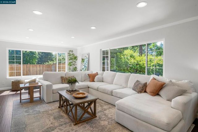 34 Mott Dr, Alamo, CA 94507