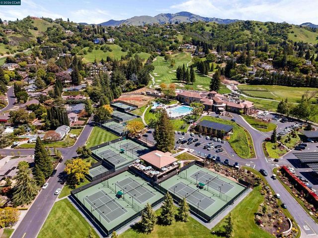 34 Mott Dr, Alamo, CA 94507