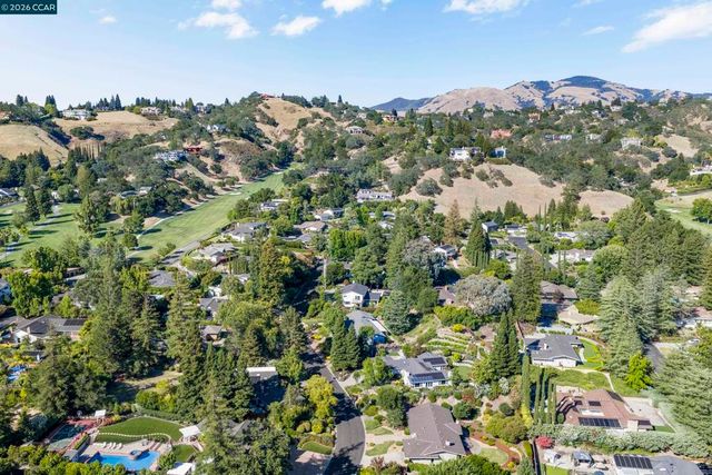 34 Mott Dr, Alamo, CA 94507