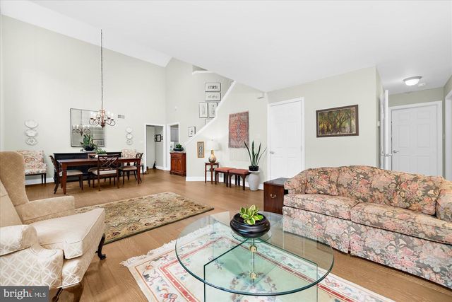 313 OAK HILL LN, Wyomissing, PA 19610