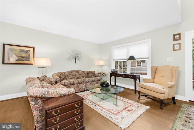 313 OAK HILL LN, Wyomissing, PA 19610