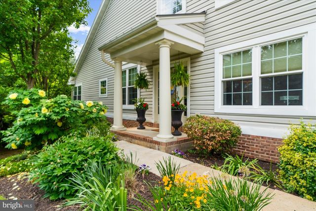 313 OAK HILL LN, Wyomissing, PA 19610