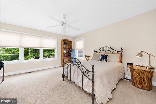 313 OAK HILL LN, Wyomissing, PA 19610