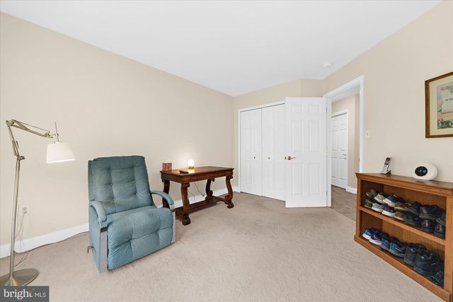 313 OAK HILL LN, Wyomissing, PA 19610