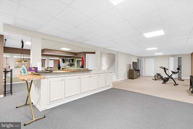 313 OAK HILL LN, Wyomissing, PA 19610