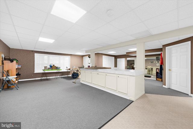 313 OAK HILL LN, Wyomissing, PA 19610
