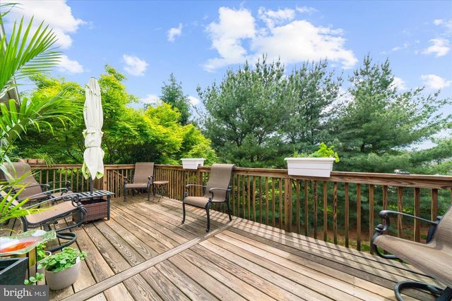 313 OAK HILL LN, Wyomissing, PA 19610