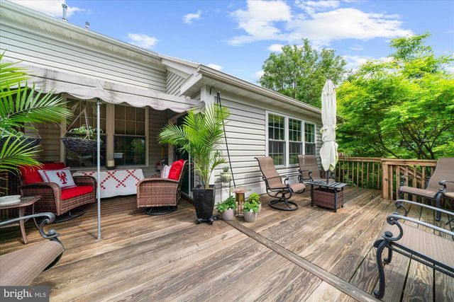 313 OAK HILL LN, Wyomissing, PA 19610