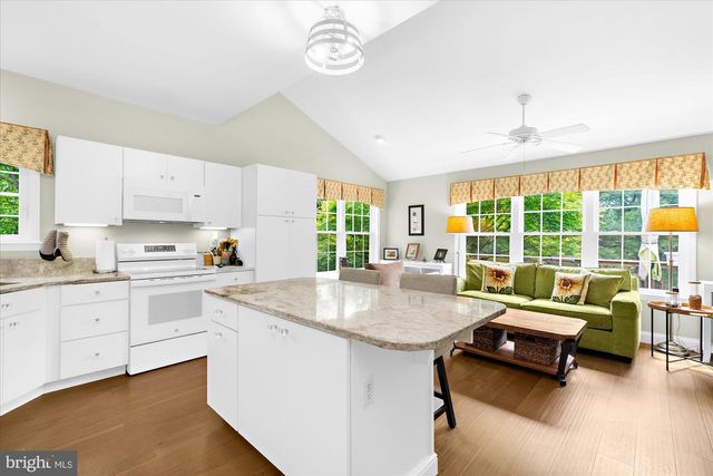 313 OAK HILL LN, Wyomissing, PA 19610