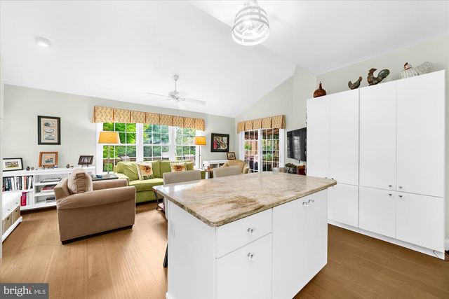 313 OAK HILL LN, Wyomissing, PA 19610