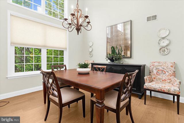 313 OAK HILL LN, Wyomissing, PA 19610