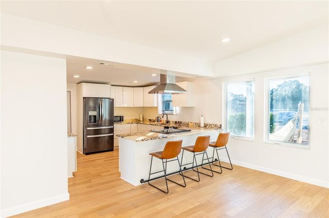 2110 ALCAZAR WAY S, St Petersburg, FL 33712