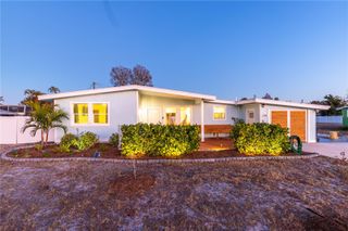 2110 ALCAZAR WAY S, St Petersburg, FL 33712