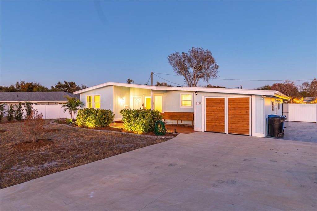 2110 ALCAZAR WAY S, St Petersburg, FL 33712