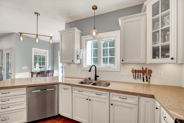 1009 Country Glen Court, Apex, NC 27502