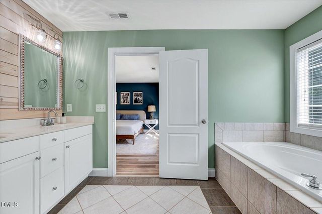 1009 Country Glen Court, Apex, NC 27502