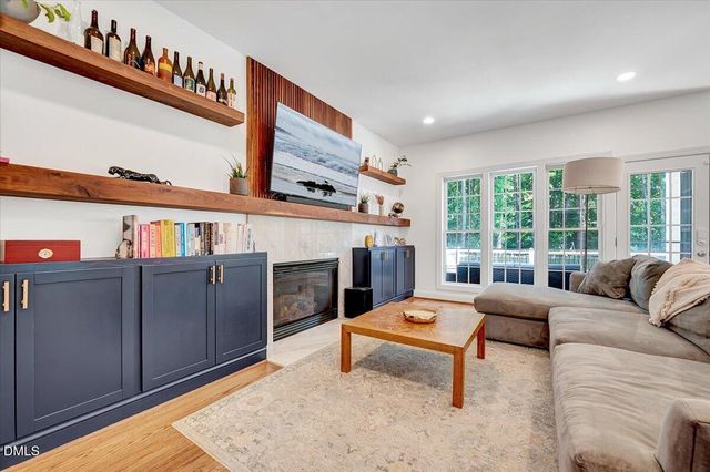 1009 Country Glen Court, Apex, NC 27502