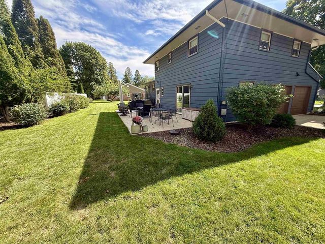 409 Winnebago Drive, Janesville, WI 53545