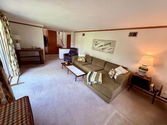 409 Winnebago Drive, Janesville, WI 53545