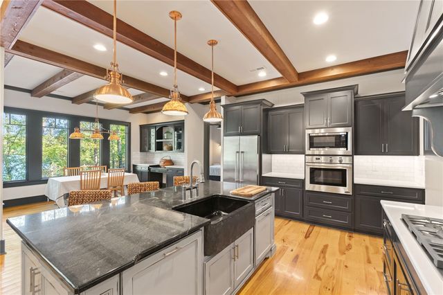 240 Featherstone Drive, Sunset, SC 29685