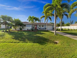 244 SE 45th TER, Cape Coral, FL 33904