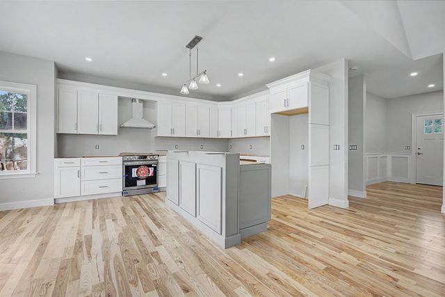 131 Merrimack Street, Hooksett, NH 03106